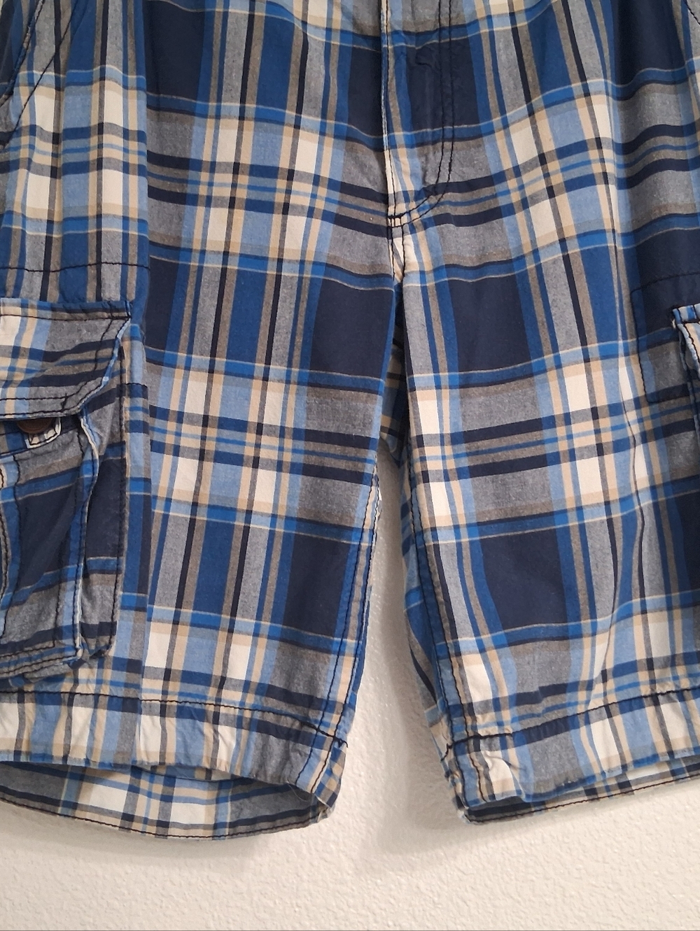 Aeropostale Authentic Men's Cargo Shorts.    Size 32 - Picture 3 of 8